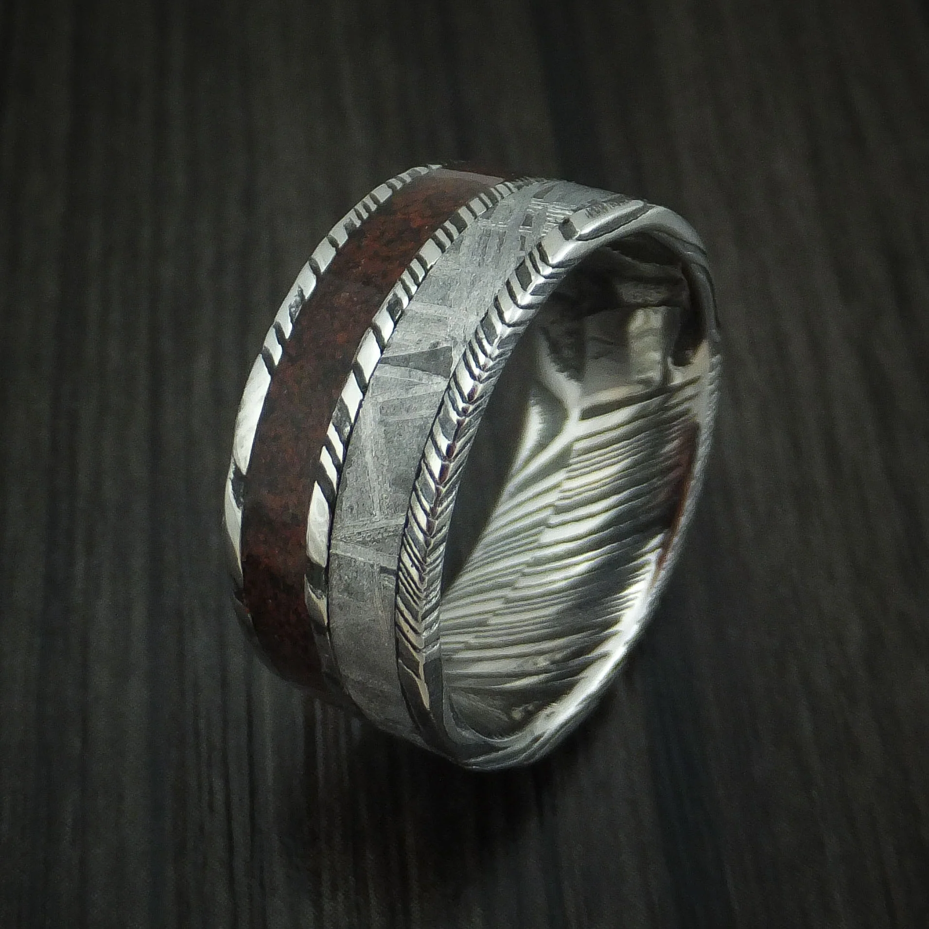 Woodgrain Kuro Damascus Steel Red Dinosaur Bone and Gibeon Meteorite Men's Ring Custom Made Fossil Band - Image 4