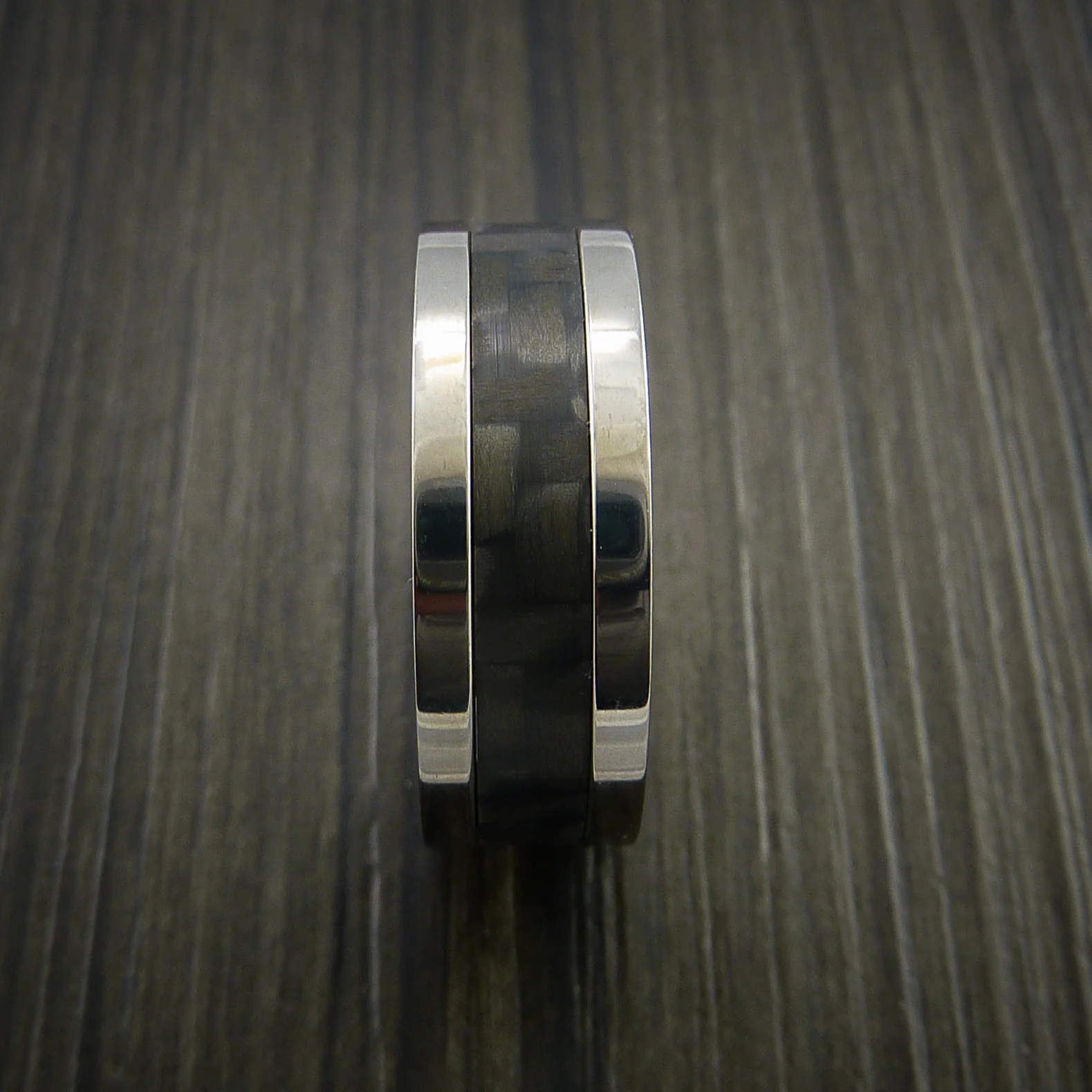 Titanium Men's Ring with Carbon Fiber Inlay with Weave Pattern and Anodized Interior - Image 4